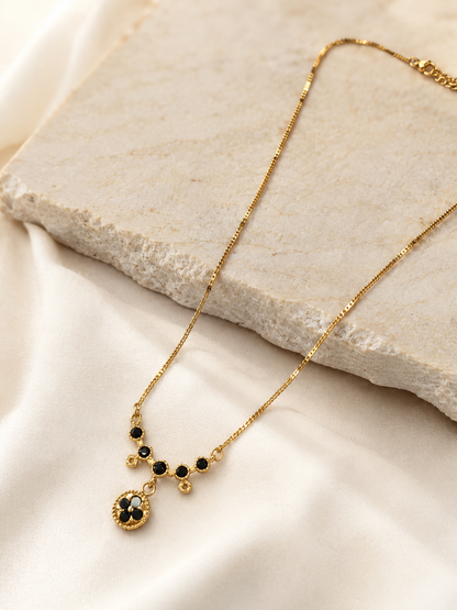 Elegant Gold Black Stone Pendant Necklace