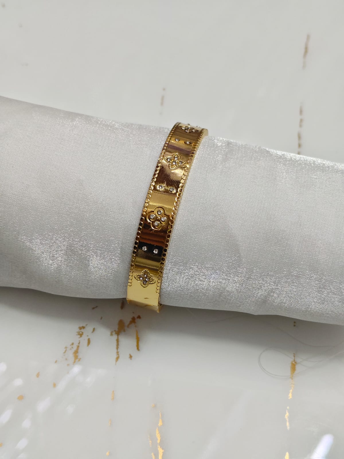 Delicate Sweatproof Platinum-Plated Twisted Bracelet