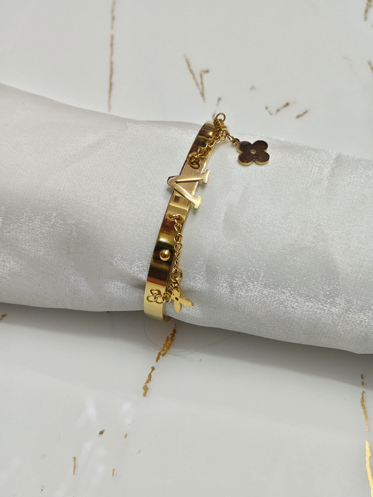 Classic A Rustproof Gold Thread Bracelet