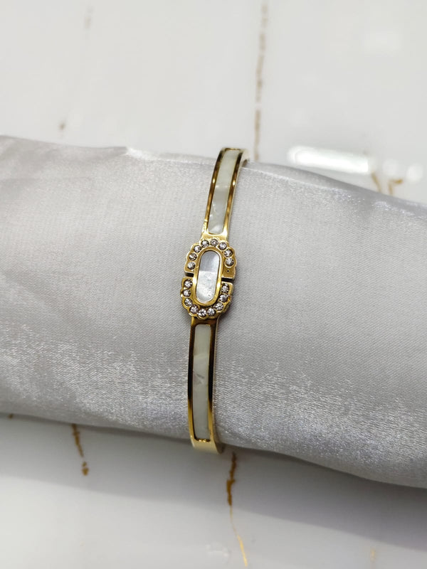Radiant Anti-Tarnish Gold band Bracelet