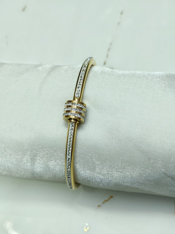 Timeless Sweatproof Gold Figaro Bracelet