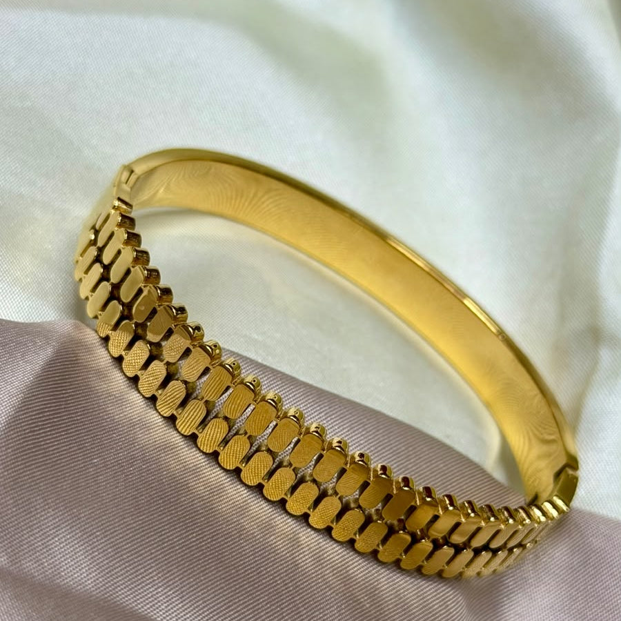 Anti-Allergy Gold Tone Stainless Steel Baby Bangle