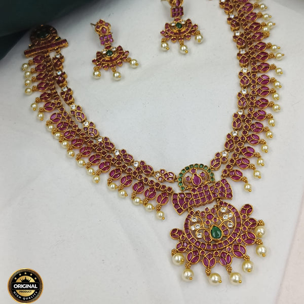 Sleek and Lightweight Antique Gold Choker Set for Festive Gifting