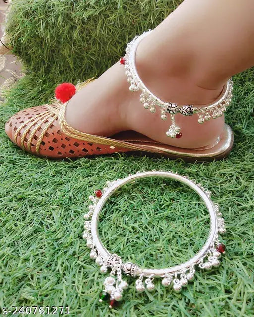 Twinkling Bejeweleted WSizzling Fancy Women Anklate & Toe Rings